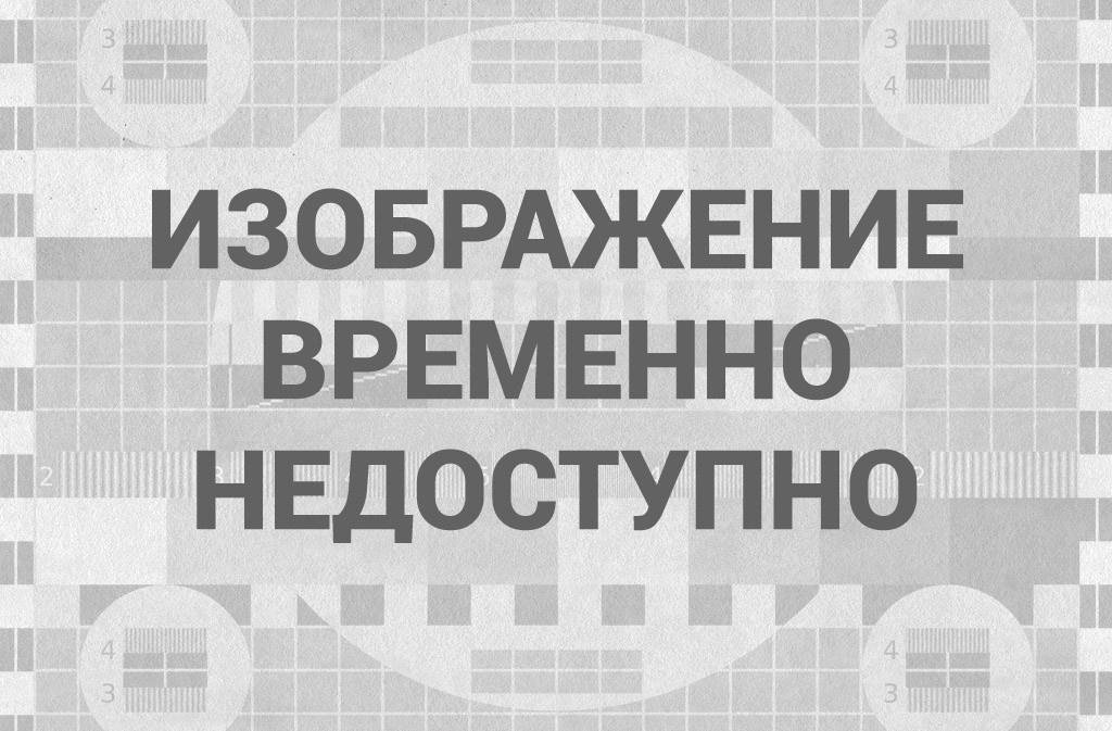 Особенности и преимущества стойки из стекла под CD и DVD диски